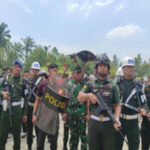 Prajurit TNI Lindungi Mayjend TNI Rio Firdianto “Pangdam 1/BB” Dari Lemparan Batu Massa Grib Jaya
