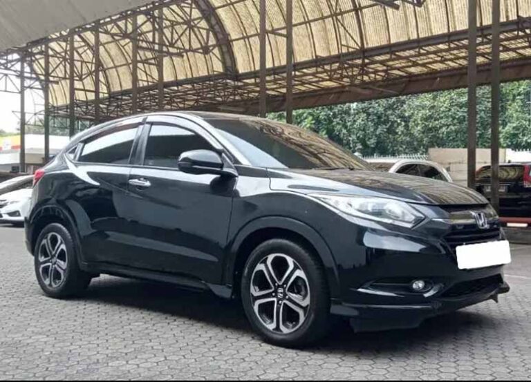 HONDA HR-V 1.8 PRESTIGE CVT - ( 2015 ) IDR 217.000.000